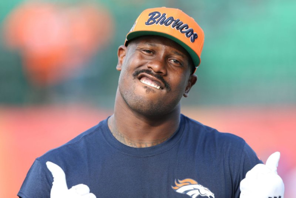 Washington Commanders, pass rusher Von Miller agree to 1-year deal
