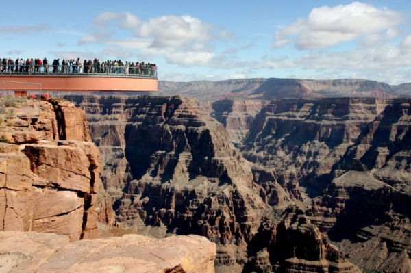 Wildfires scorch 45,000 acres, prompt evacuations near Grand Canyon