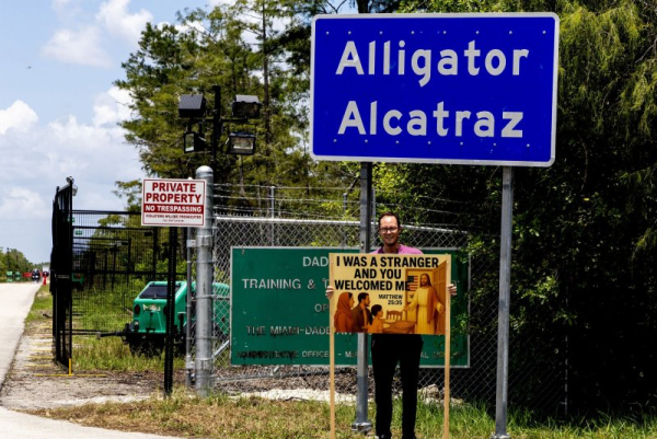 Florida governor announces second immigration detention center