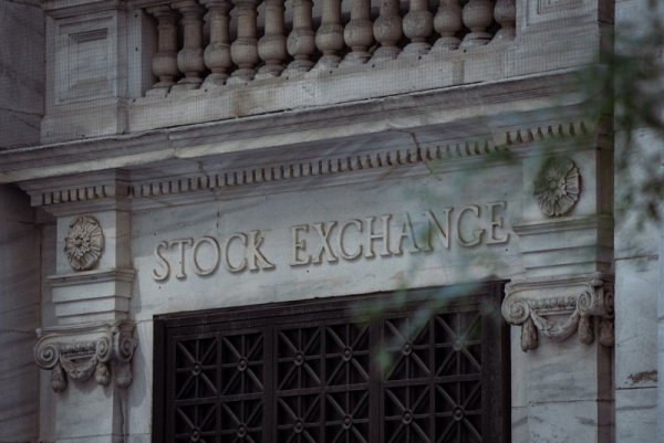 Interactive Brookers to replace Walgreens' parent on S&P 50