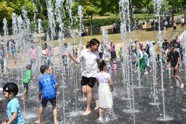 Study: Enduring heat waves makes us age faster