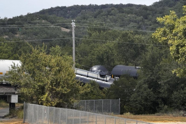 Train derails in north-central Texas; no injuries reported