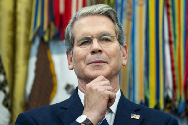 Treasury Secretary Bessent wants the Fed to lower its lending rate