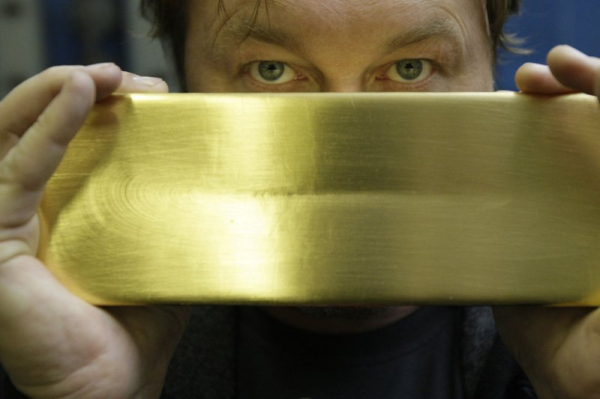 U.S. gold futures spike with 39% tariffs on Switzerland enacted