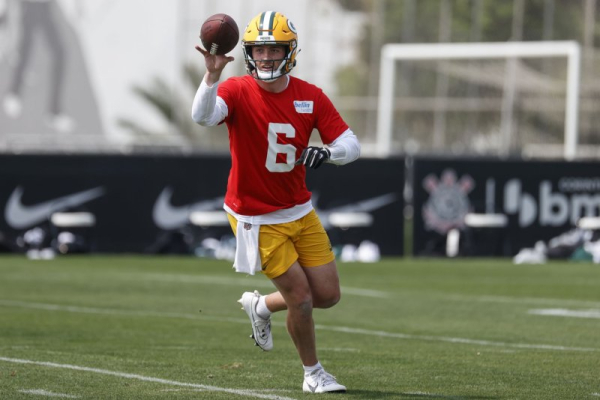 Bengals add QBs White, Clifford to practice squad after Burrow's injury Bengals add QBs White, Clifford to practice squad after Burrow's injury