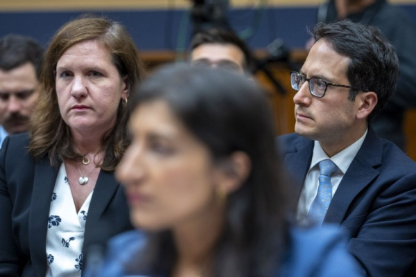 Justice Department supports Trump's effort to fire FTC commissioner