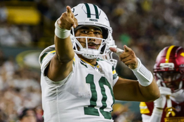 Love, relentless Packers defense overwhelm Commanders for 2-0 start