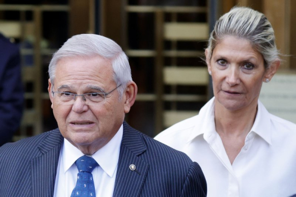 Nadine Menendez faces sentencing for bribery scheme Nadine Menendez faces sentencing for bribery scheme