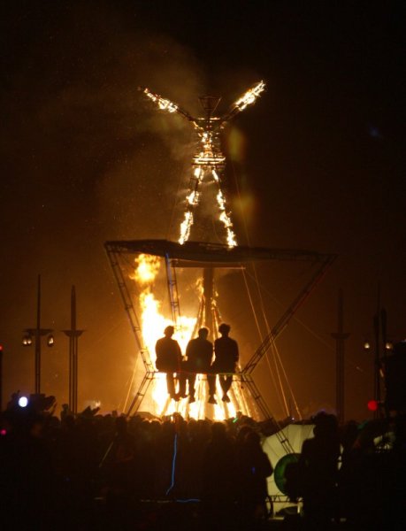 Police identify body found at Burning Man campsite, hunt for killer