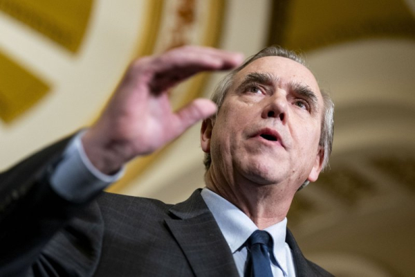 Senate Democrats introduce bill for U.S. recognition of Palestine