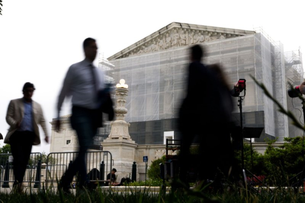 Supreme Court to expedite review of Trump's power to impose tariffs