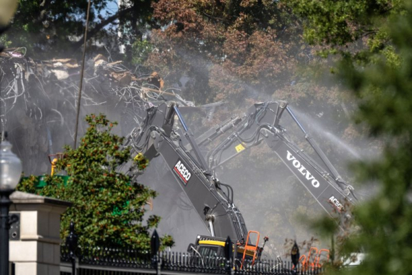 $250M White House ballroom project grows in scope, raises concerns