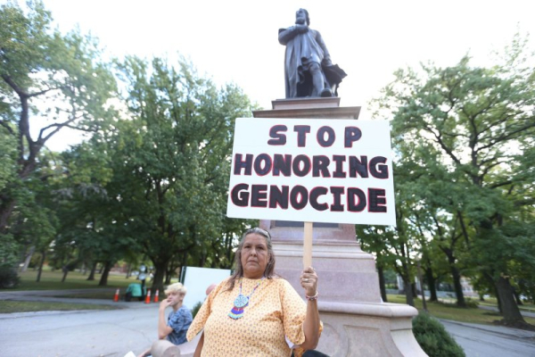 Before holiday, White House praises Columbus as an 'American hero'