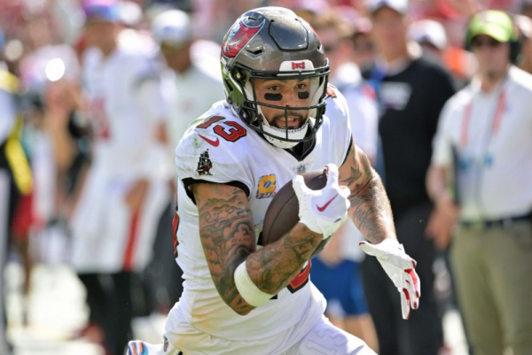 Buccaneers WR Mike Evans breaks collarbone, to miss most of season