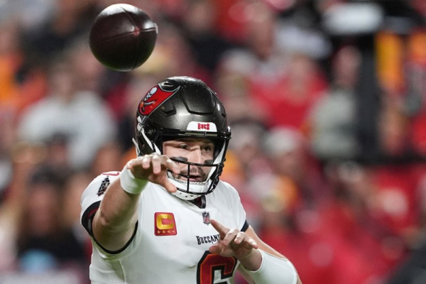 Hurts, Mayfield lead Week 8 fantasy football quarterback rankings