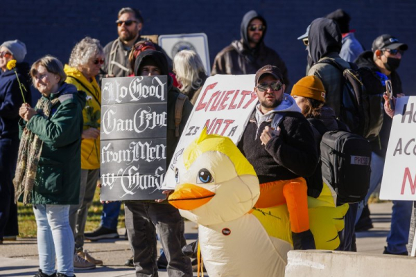 ICE, protesters face off again at immigration site near Chicago