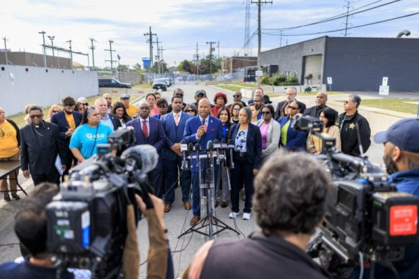 Illinois ICE facility fence to be removed as mayor restricts protests