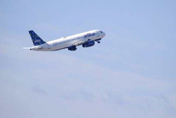 JetBlue flight diverted to Tampa after altitude drop, 15 hospitalized