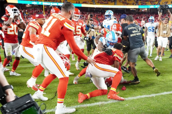 Lions' Branch punches Chiefs' Smith-Schuster, triggers postgame fight