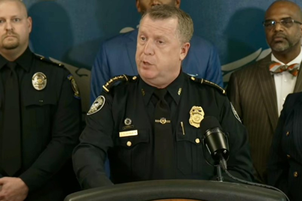 Man arrested at Atlanta airport after allegedly threatening to 'shoot it up' Man arrested at Atlanta airport after allegedly threatening to 'shoot it up'