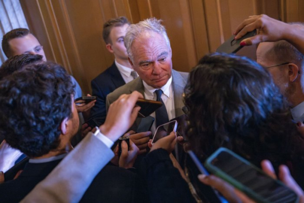 Senate fails to approve funding to reopen the government