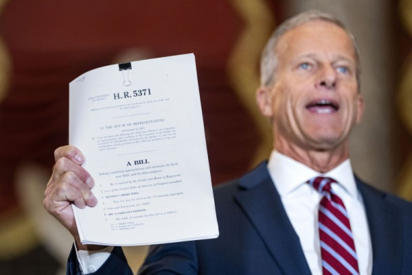 Senate fails to approve funding to reopen the government