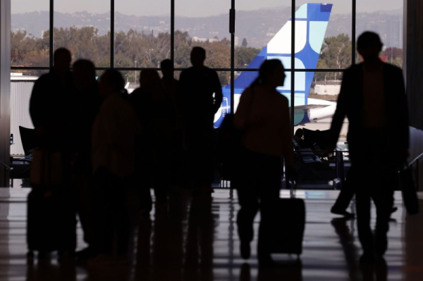 40 U.S. airports to reduce flights amid government shutdown