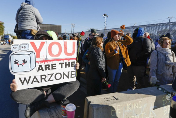 Appeals court pauses order barring immigration agents from using force in Chicago