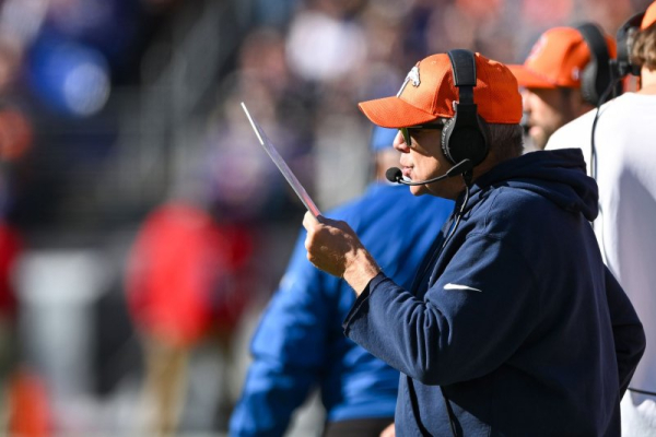 Defense carries streaking Denver Broncos past Las Vegas Raiders