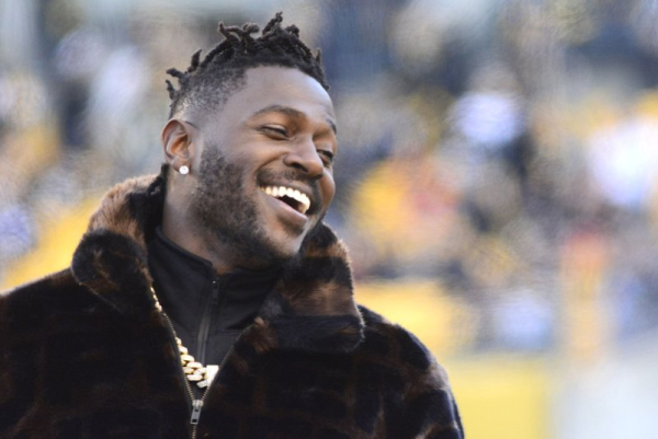 Ex-NFL star Antonio Brown out on bail, awaits attempted murder trial