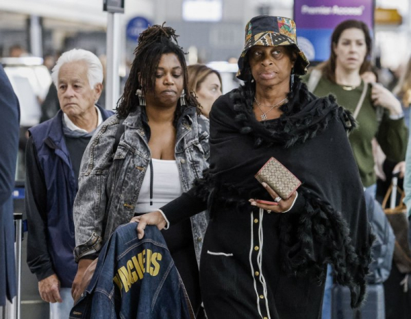 FAA flight-reduction order for 40 U.S. airports to be lifted Monday FAA flight-reduction order for 40 U.S. airports to be lifted Monday