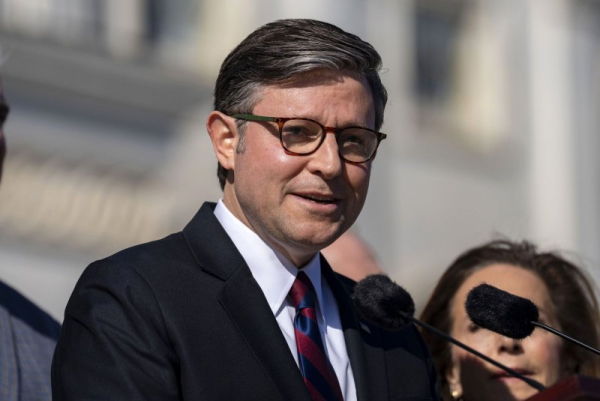 House convenes, passes procedural vote on funding to end shutdown