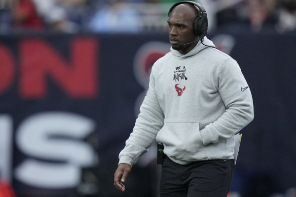 Houston Texans sack Josh Allen eight times, baffle Buffalo Bills