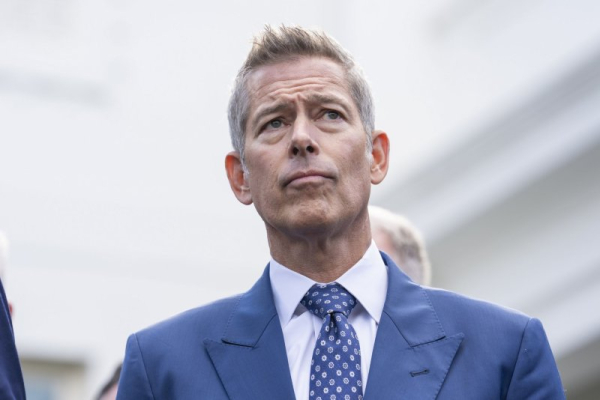 Major airport closures and flight delays amid government shutdown