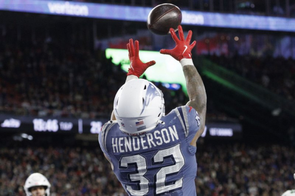 Streaking Patriots say 'more to come' from Henderson after 3-TD effort
