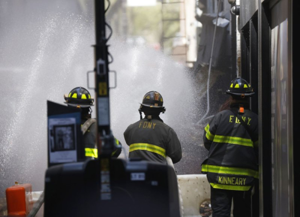 Veteran NYC firefighter dies of cardiac arrest battling Brooklyn blaze