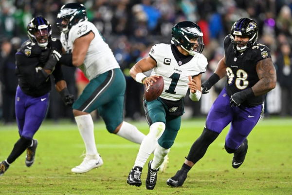 Baltimore Ravens agree to $40.5M extension with tackle Travis Jones