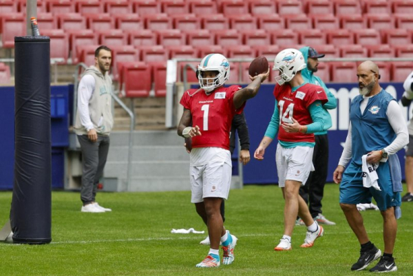 Benched Tagovailoa aims to prep new Dolphins starting QB Quinn Ewers
