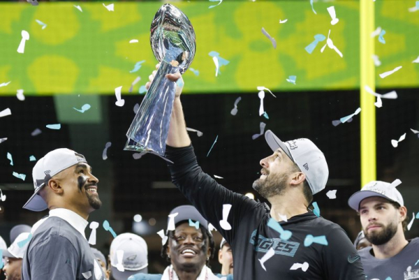 Eagles coach Sirianni calls hypothetical Hurts benching 'ridiculous'