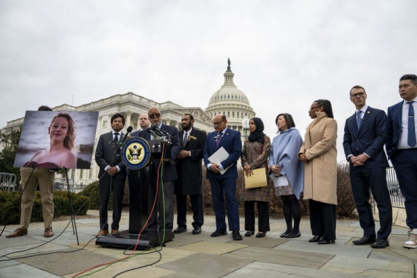 Lawmakers angered by reinstated ICE facility visitation restrictions