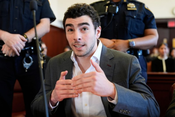 Luigi Mangione back in court for hearing; federal trial date set