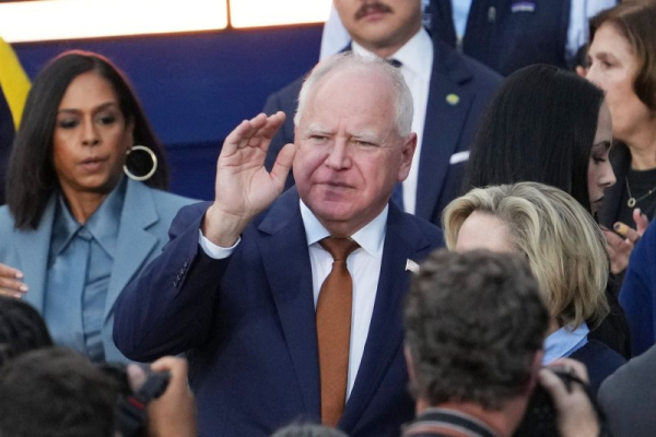 Minnesota Gov. Tim Walz meets with border czar Tom Homan Minnesota Gov. Tim Walz meets with border czar Tom Homan