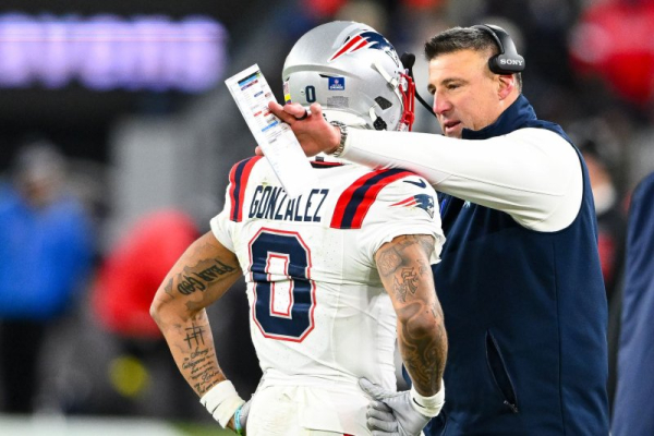 Stafford, Kittle, Davis, Gonzalez among injured in NFL wild card games