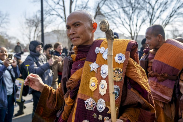 24 Buddhist monks complete 2,300-mile 'Walk of Peace'
