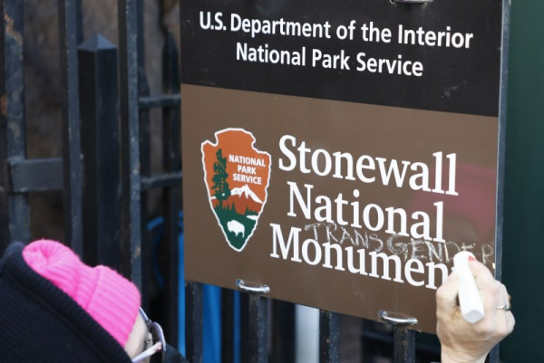Pride flag removed from Stonewall National Monument in NYC