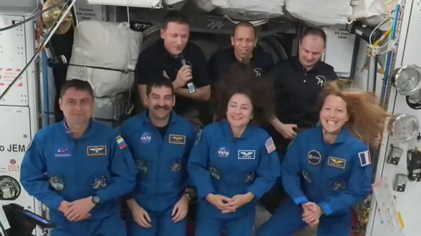 SpaceX Dragon delivers new crew to International Space Station SpaceX Dragon delivers new crew to International Space Station
