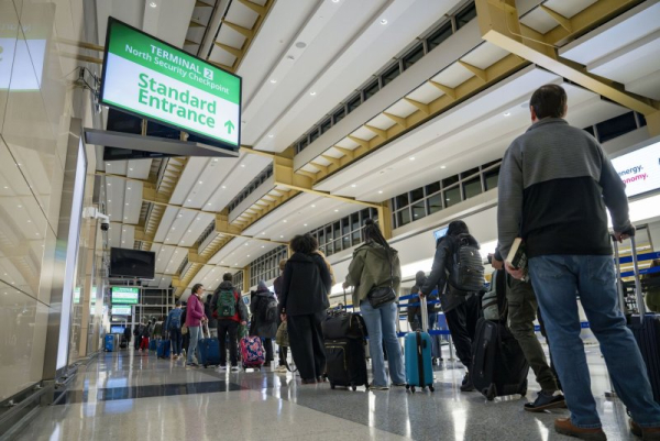 TSA to miss first paychecks as Senate stuck in debate for DHS funding