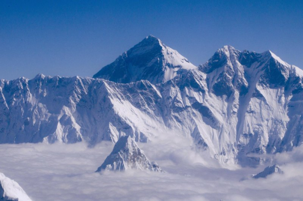 Jim Whittaker, first U.S. citizen to summit Everest, dies at 97 Jim Whittaker, first U.S. citizen to summit Everest, dies at 97