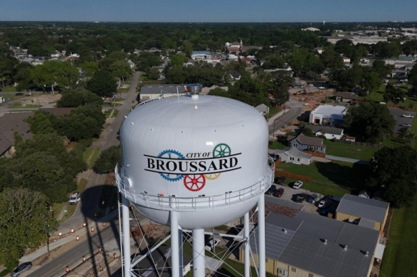 Man charged with 18 counts of injuring parade-goers in Louisiana crash