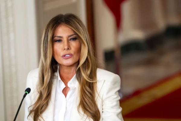 Melania Trump denies friendship or involvement with Jeffrey Epstein Melania Trump denies friendship or involvement with Jeffrey Epstein